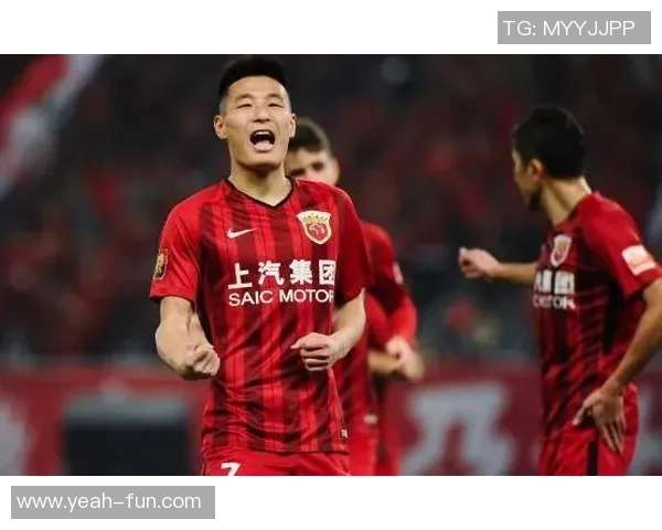 上海足球队逆袭之旅揭秘：从低谷到巅峰的奋斗与荣耀