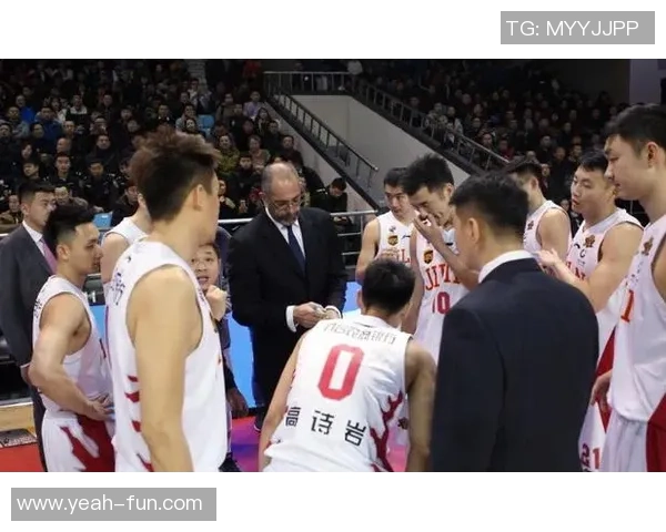 赛后复盘分析成都篮球队与南京篮球队的状态与表现对比 赛后复盘分析成都篮球队与南京篮球队的状态与表现对比