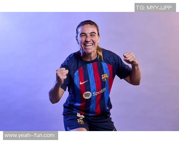 足球明星穿着时尚睡衣的迷人瞬间女星风采尽显 足球明星穿着时尚睡衣的迷人瞬间女星风采尽显